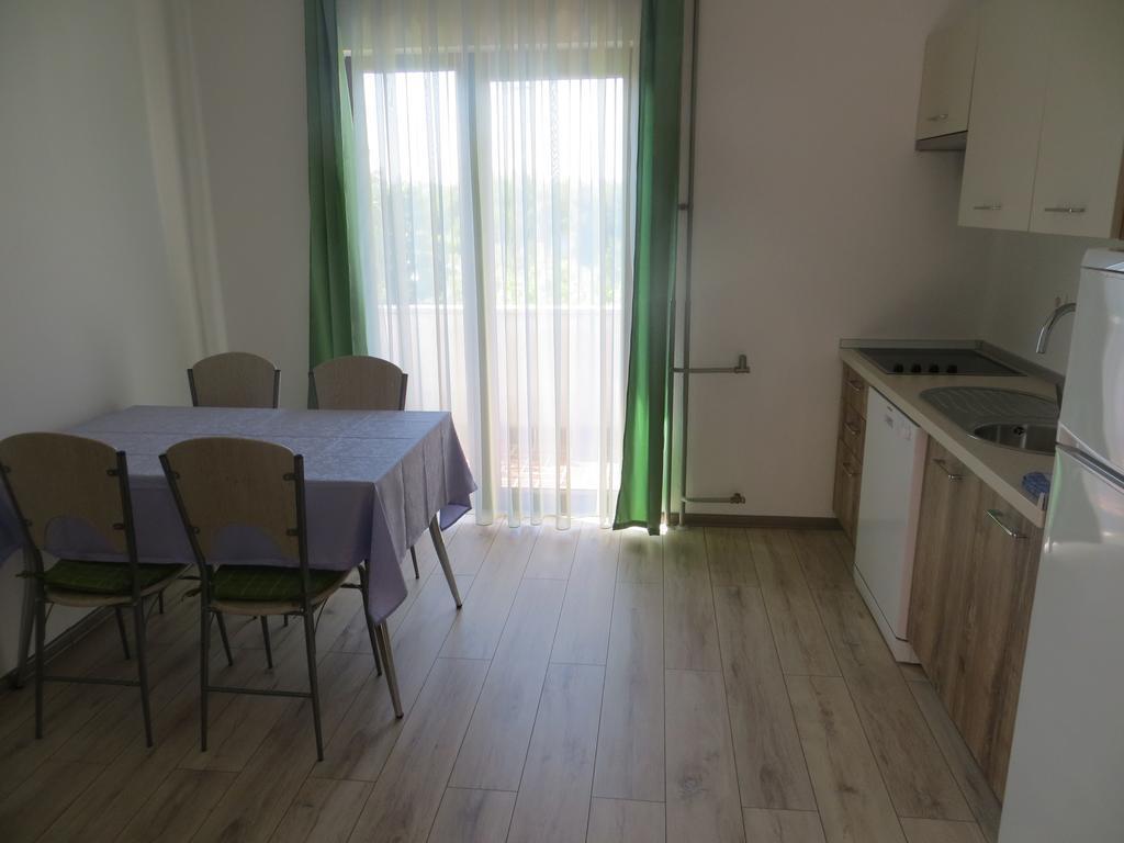 Apartments Sandra Пореч Екстер'єр фото